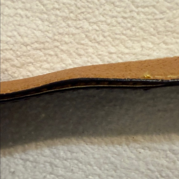 Vintage Gucci Belt. Reversible - Picture 3 of 4